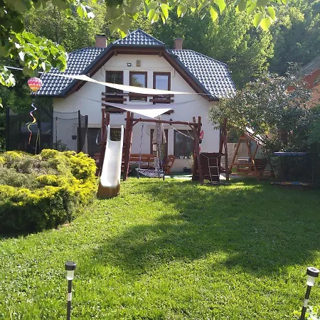 Homestay Liliana Vendeghaz *