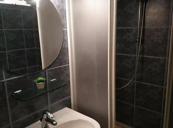 Liliana Vendeghaz בית אירוח *