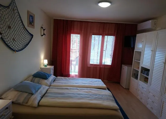 Liliana Vendeghaz בית אירוח Balatonfůzfő