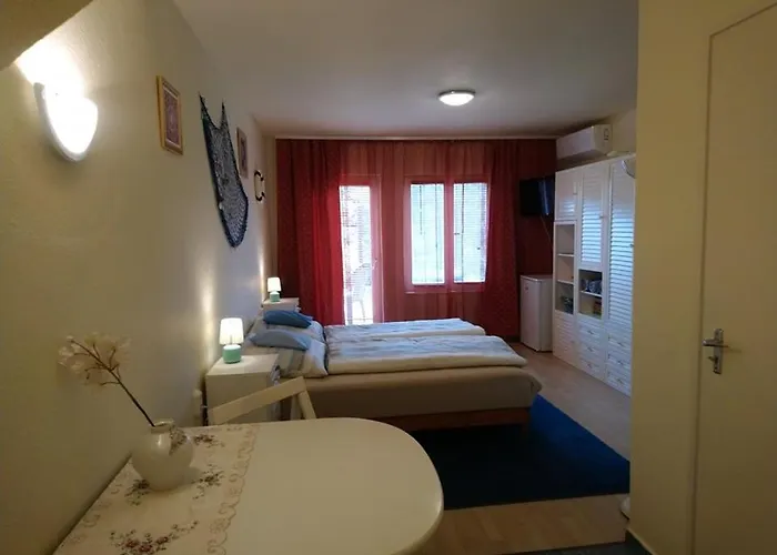 Liliana Vendeghaz Privatunterkunft Balatonfůzfő